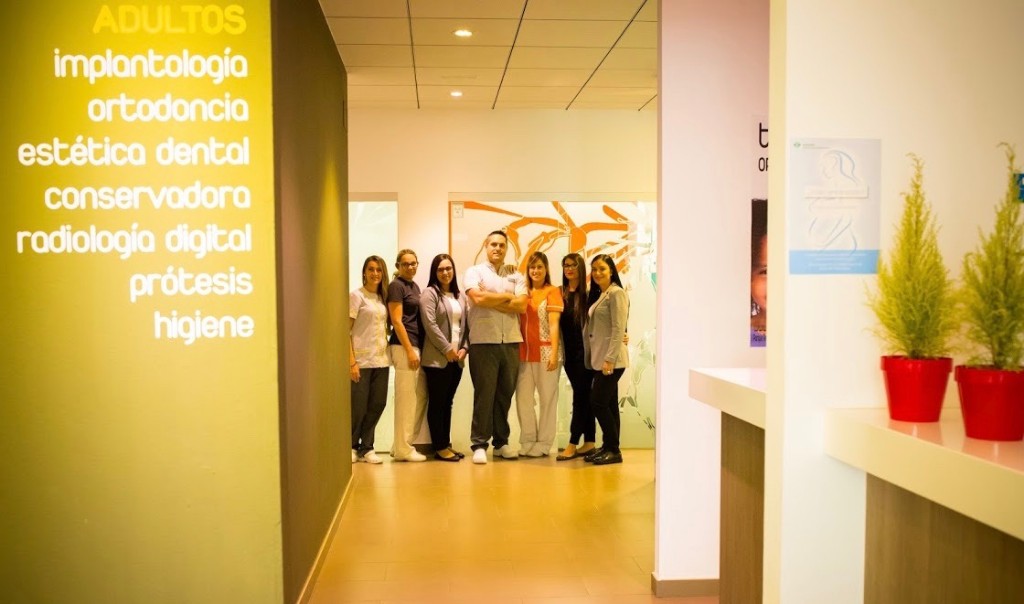 Clínica dental en Guía Policlínica Dental Marco Ojeda